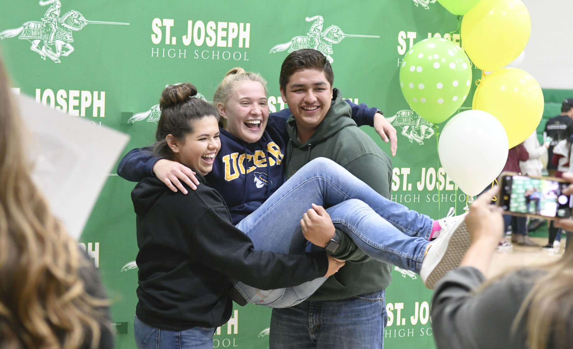 051619 St Joseph signing 03.jpg